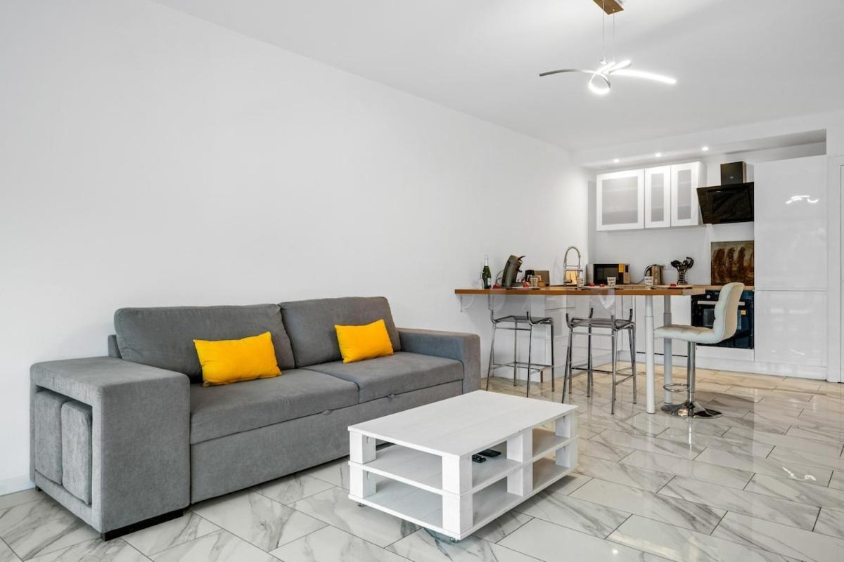 Appartement Le Carre D'or - Confort - Hyper Centre- *